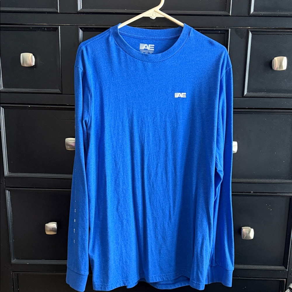 American Eagle Outfitters Men's Vibrant Blue Long Sleeve Tee